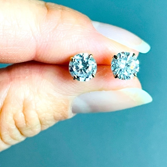 Jewelry - 14k Gold White Shiny Zircon Classic 6mm 1.68tcw Solitaire Stud Earrings